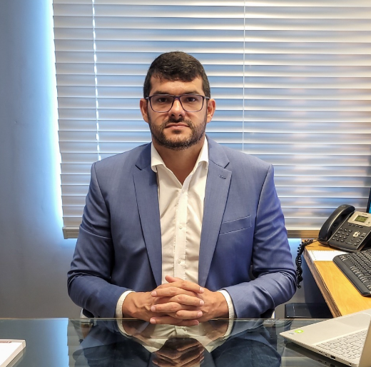Dr. Flávio Alexandrino