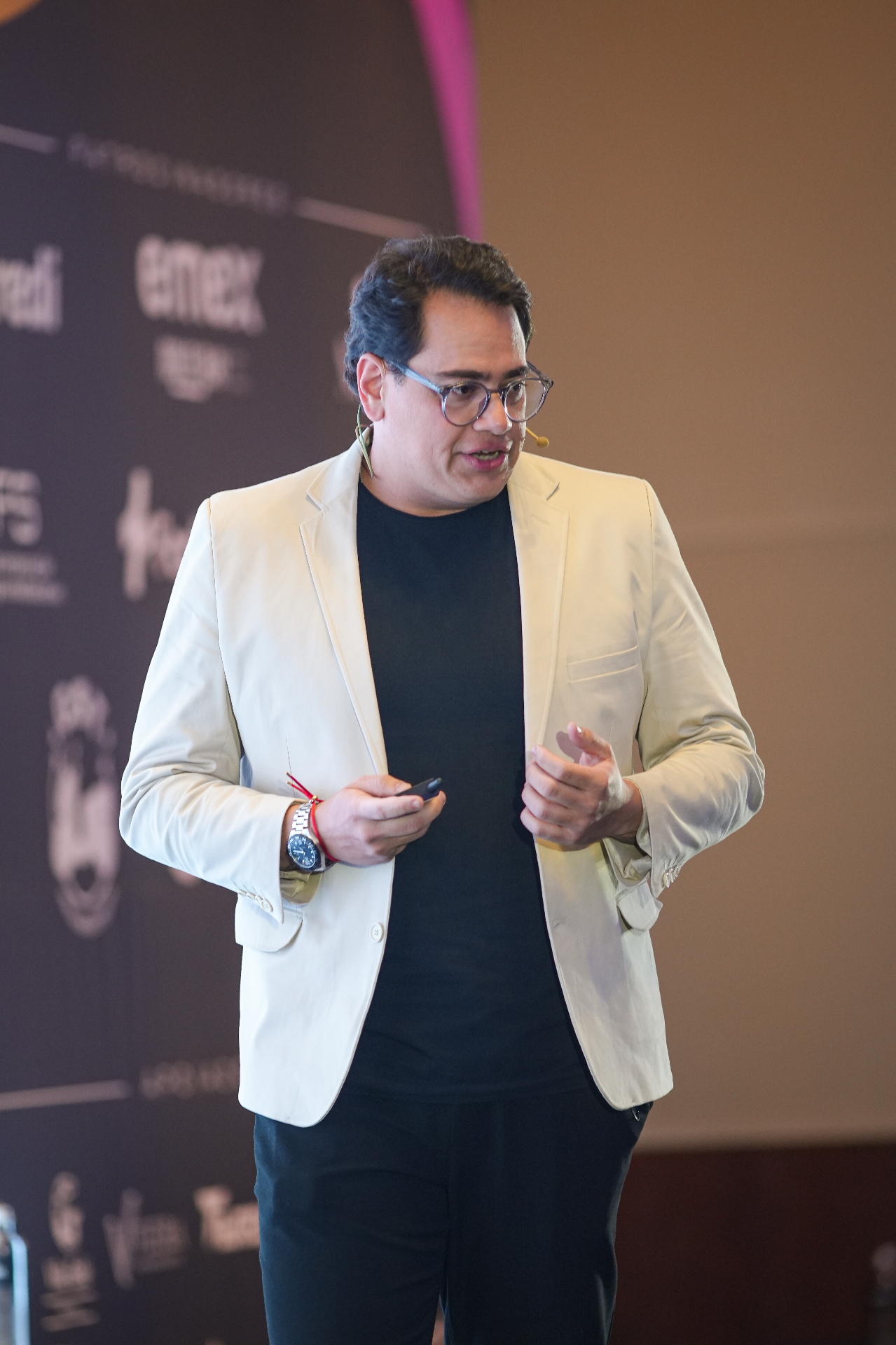 Palestrante apresentando no evento